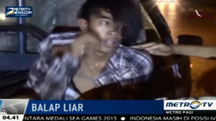 Aksi Dibubarkan, Pembalap Liar Blokade Jalan