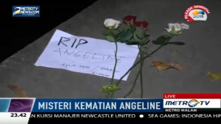 Warga Letakkan Karangan Bunga di Kediaman Angeline  