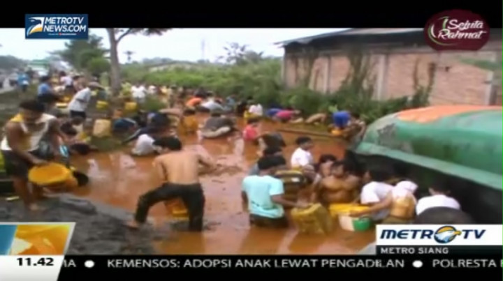 Terguling, Truk Tangki Tumpahkan 15 Ton CPO di Medan 