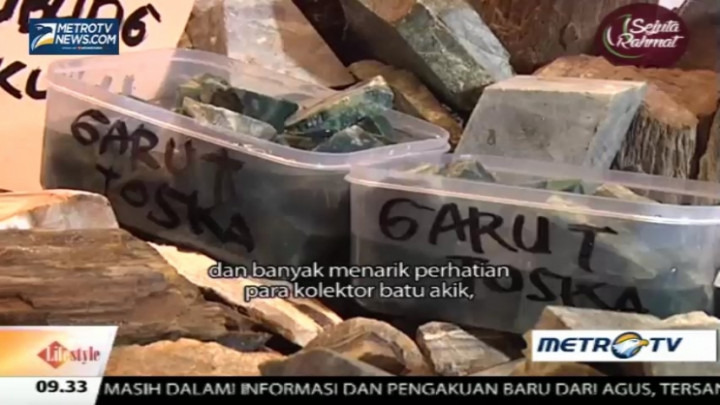 Stand Batu Akik Curi Perhatian Pengunjung Jakarta Fair 