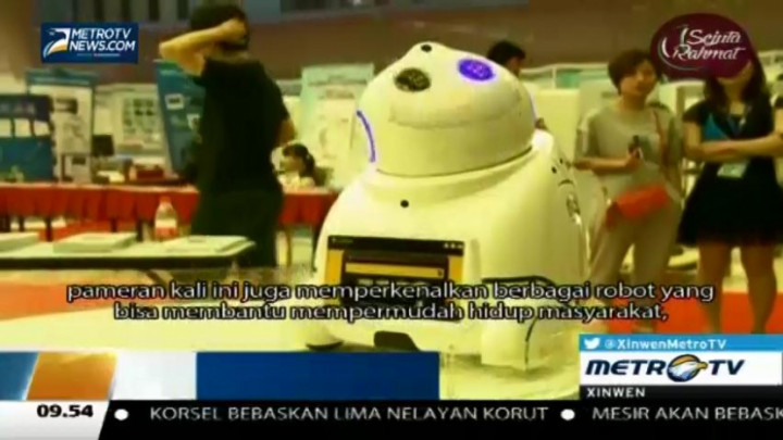 Tiongkok Perkenalkan Robot Pendamping Lansia