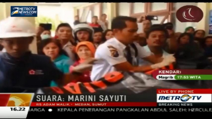 Keluarga Korban Padati Posko DVI di RS Adam Malik