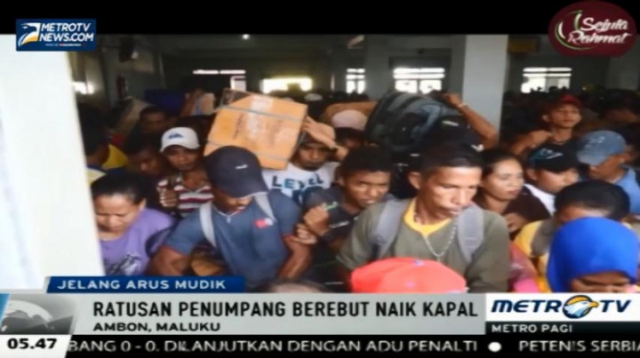 Ratusan Pemudik Padati Pelabuhan Yos Soedarso-Ambon