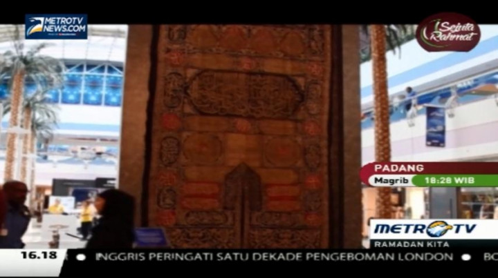 Inilah Kain Penutup Pintu Kabah Berusia 143 Tahun