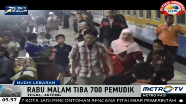 Stasiun Kereta Api Tegal Mulai Dipadati Pemudik Asal Jakarta