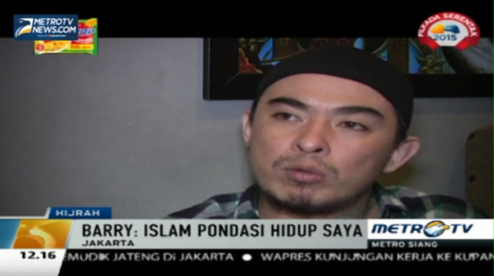 Jalan Hijrah Musisi Berry Saint Loco  