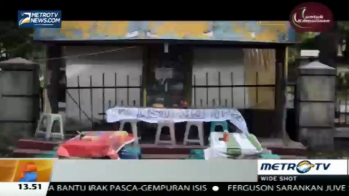 Pedagang Gunakan Bahu Jalan untuk Berdagang