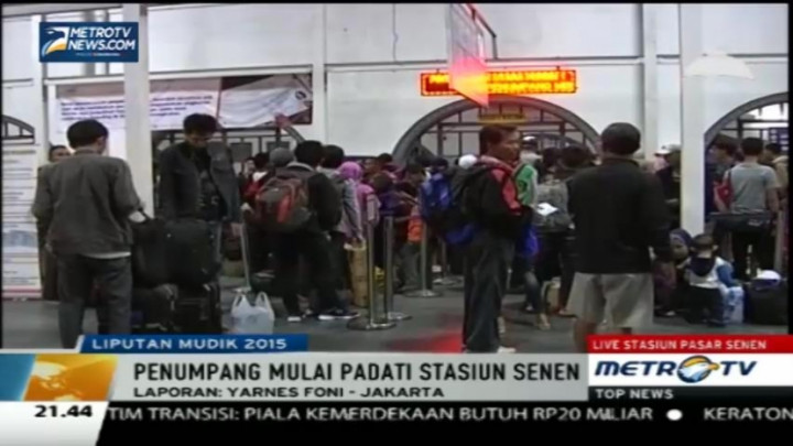 Penumpang KA di Stasiun Senen Naik 14 Persen