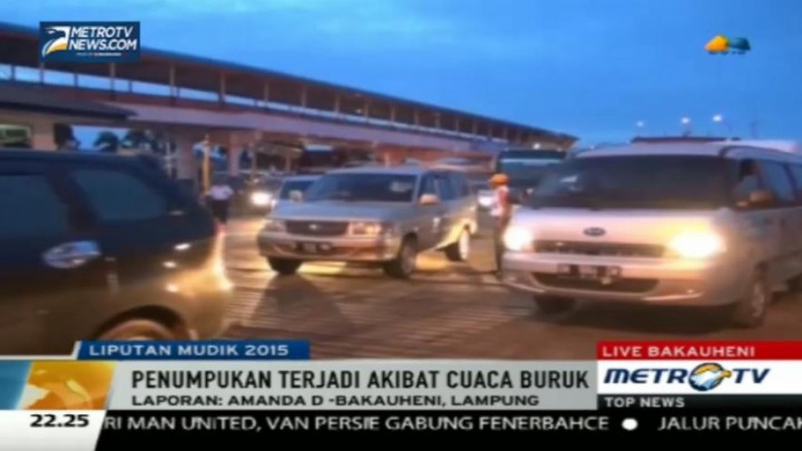 Cuaca Buruk Picu Antrean Kendaraan di Pelabuhan Bakauheni
