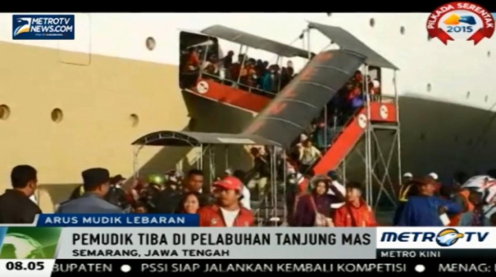 Pemudik dari Berbagai Daerah Berdatangan di Pelabuhan Tanjung Mas-Semarang