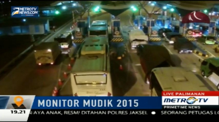 Siapkan Uang Pas atau E-Toll Agar Tak Macet di Gerbang Tol