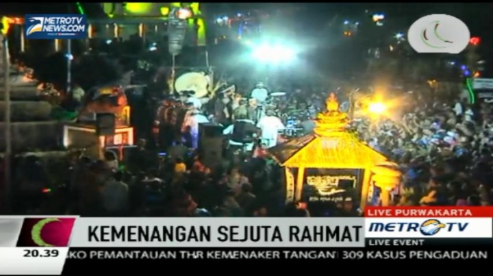 Suasana Takbiran dan Arus Mudik di Purwakarta