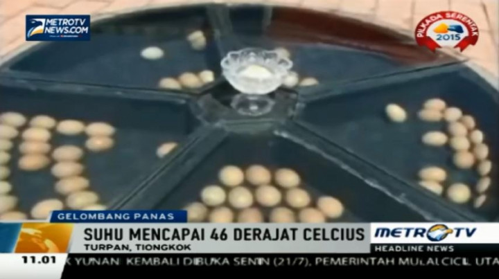 Gelombang Panas, Sejumlah Turis Masak Telur dengan Tanah