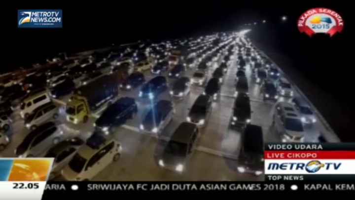 Antrean Kendaraan di Tol Cikopo Arah Jakarta Capai 10 Km