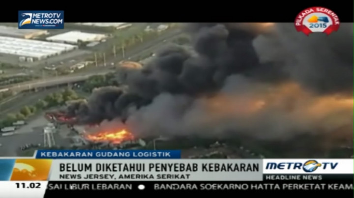 Sebuah Gudang Logistik di New Jersey Terbakar Hebat