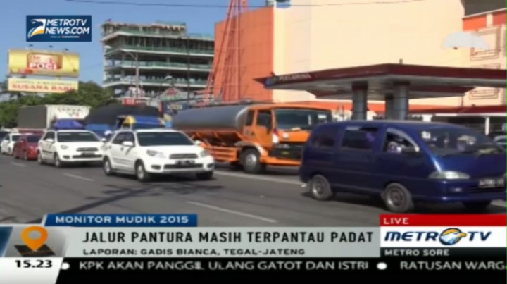 Lalin Jalur Pantura Tegal Padat Sore Ini