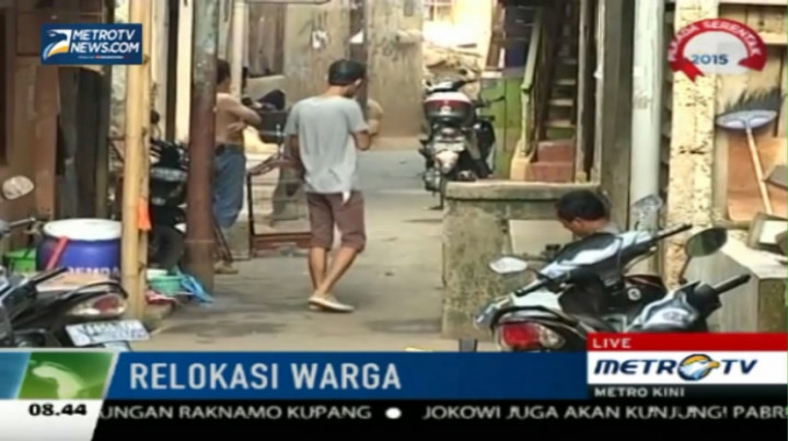 Ratusan Warga Kampung Pulo Pilih Bertahan