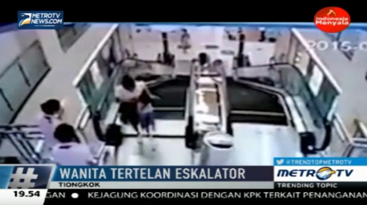 Cara Unik Warga Tiongkok Hindari Bahaya Eskalator 