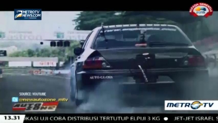 Melihat Modifikasi Mobil <i>Drag Race</i>