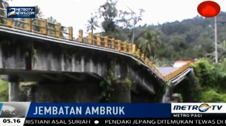 Jembatan Penghubung Kota Sibolga-Padang Sidempuan Ambruk