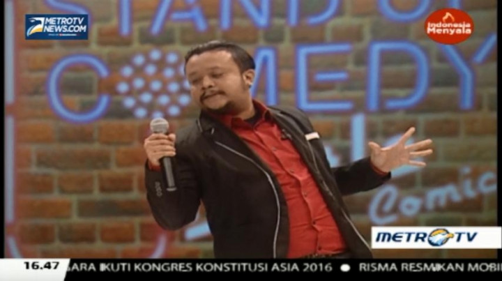 Dede Kendor, Lomba Mindahin Belut Lomba untuk Para Wanita