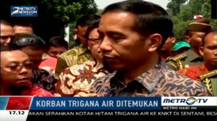  Jokowi Terus Pantau Evakuasi Korban Trigana Air