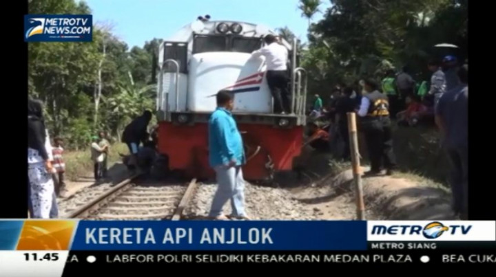 KA Matarmaja Anjlok, Ratusan Penumpang Terlantar