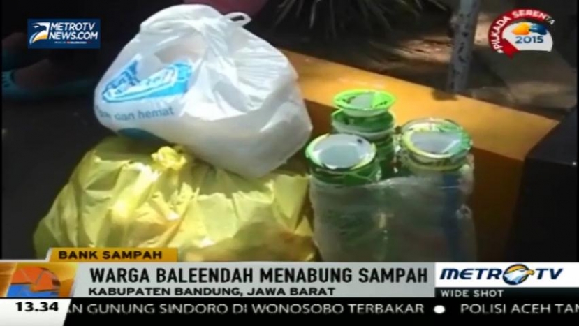 Warga Baleendah Tukarkan Sampah dengan Sembako 