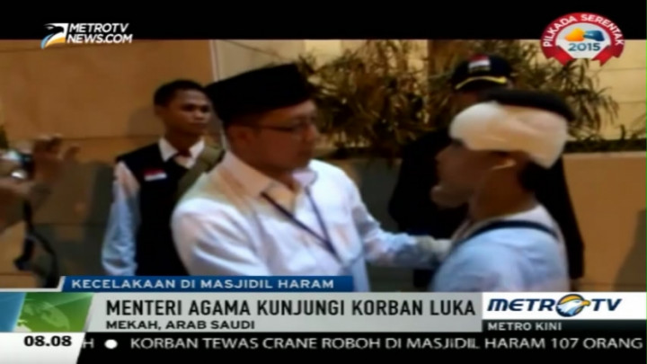 Menag Lukman Jenguk Korban Crane di RS