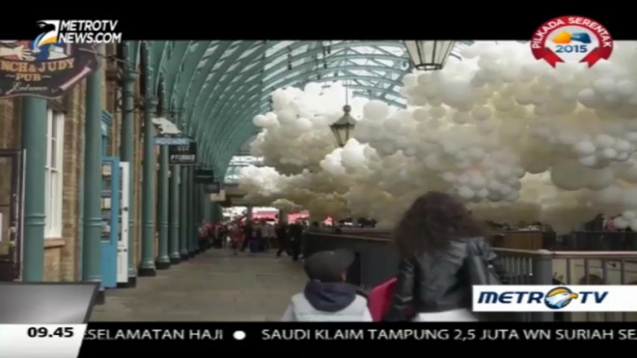 Ribuan Balon Putih Hiasi Lagit London