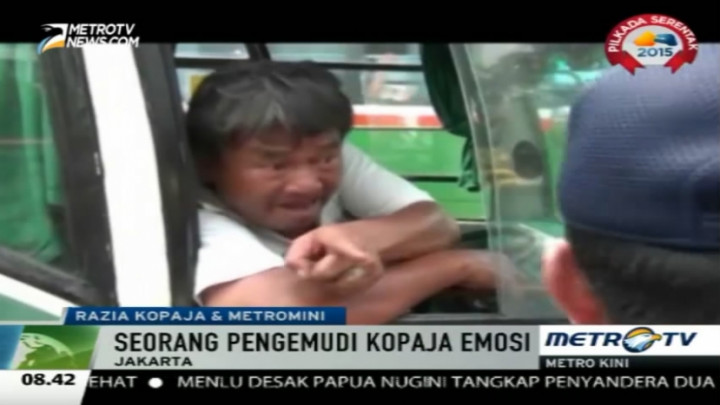Sopir Kopaja Ini Ngamuk Ditilang Petugas