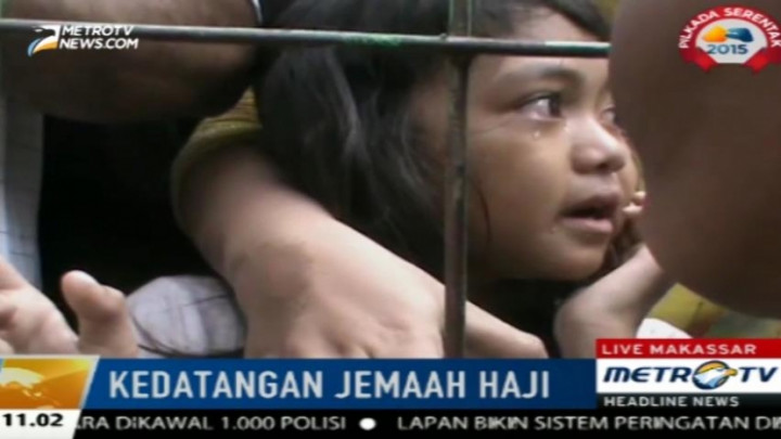 Kedatangan Jemaah Haji Kloter Pertama Diwarnai Isak Tangis