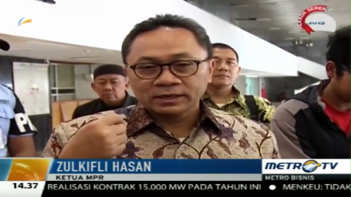 Zulkifli Hasan Minta Pembangunan Infrastruktur Dipercepat untuk Atasi PHK 