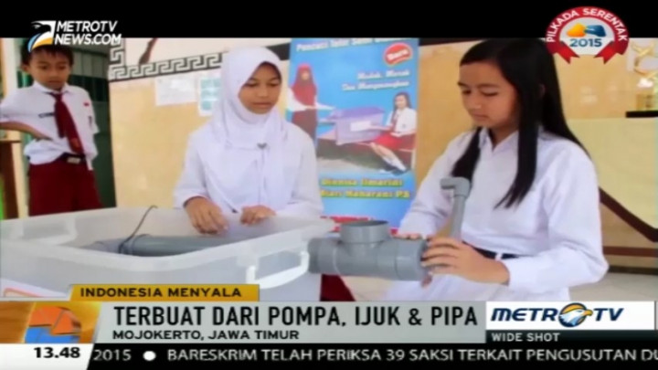 Dua Siswi SD Ciptakan Mesin Pembersih Telur Asin