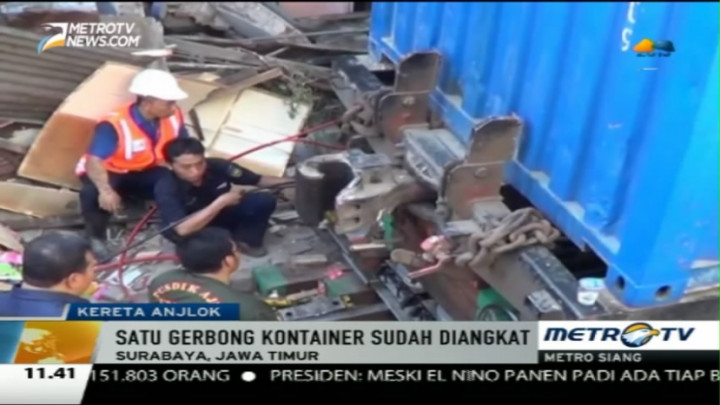 Satu Gerbong Kereta Anjlok di Surabaya Telah Dievakuasi