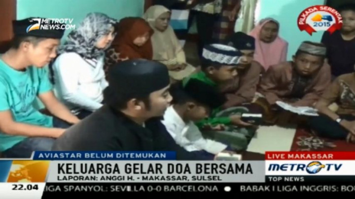 Keluarga Salah Satu Penumpang Aviastar Gelar Doa Bersama 