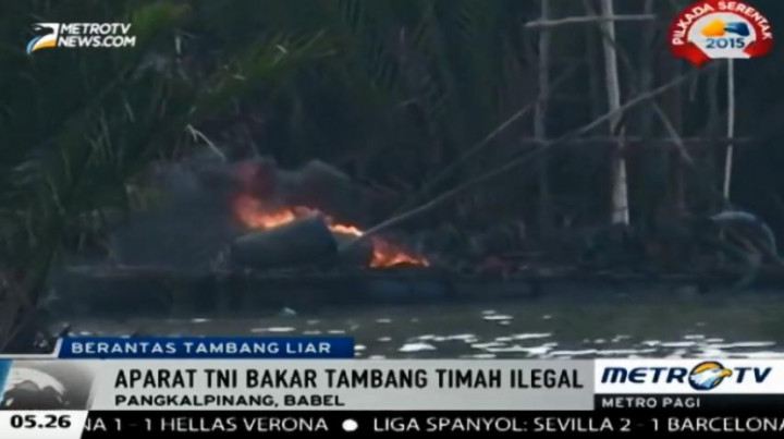 Ponton Tambang Timah Ilegal Dibakar