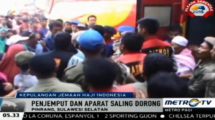 Penjemput Jemaah Haji Kabupaten Pinrang Terlibat Aksi Saling Dorong dengan Petugas