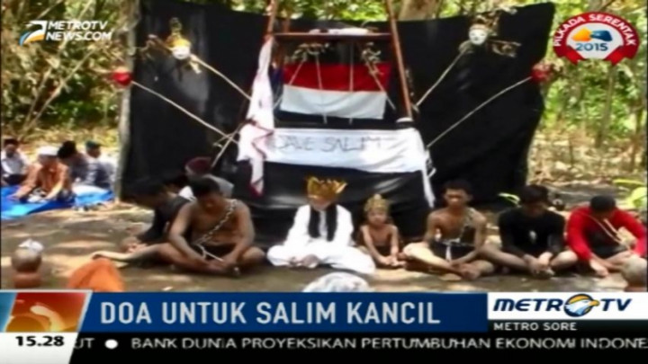 Aktivis dan Seniman Gelar Aksi Teatrikal Kenang Perjuangan Salim Kancil