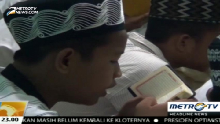 Pesawat Aviastar Ditemukan, Keluarga Korban Gelar Pengajian