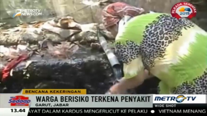 Kekeringan, Warga Garut Gunakan Air Selokan