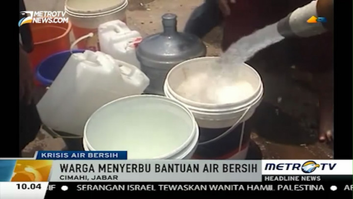 Warga Cimahi Serbu Bantuan Air Bersih 