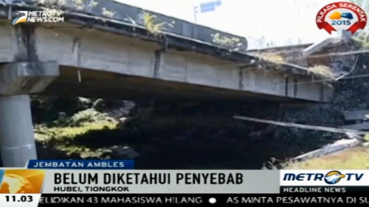 Jembatan Sepanjang 50 Meter di Tiongkok Ambles
