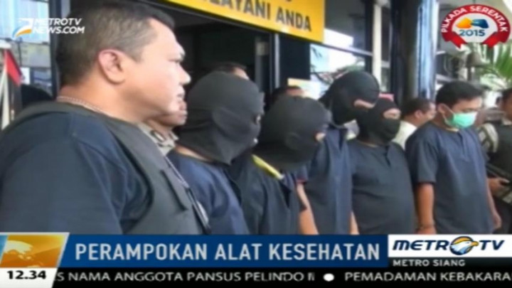 Lima Pemuda Rampok Mobil Boks Berisi Alat Kesehatan 