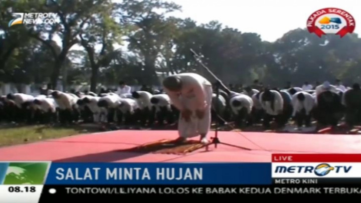 Gubernur Sulsel dan Ratusan Warga Makassar Gelar Salat Minta Hujan  