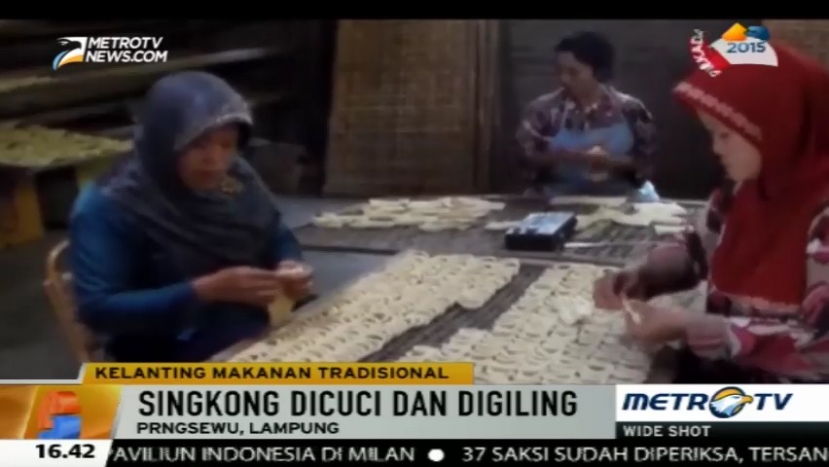 Yuk, Lihat Pembuatan Klanting Khas Pringsewu