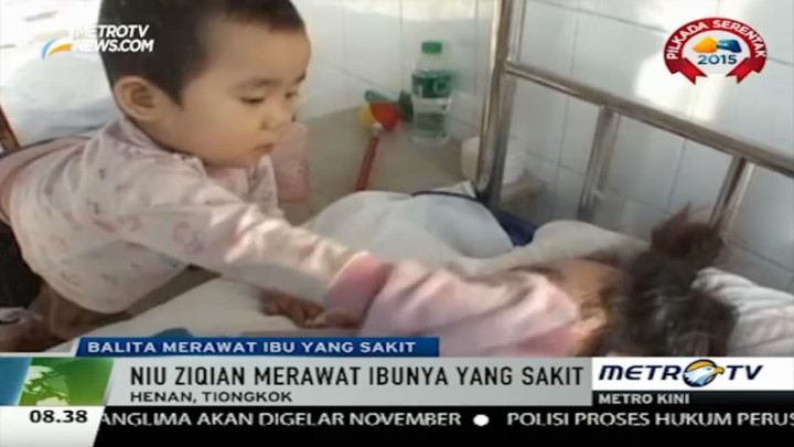 Mengharukan, Bocah 3 Tahun Ini Rawat Ibunya Sendirian   