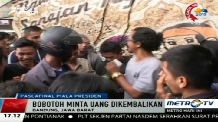 Gagal Berangkat, Ratusan Bobotoh Datangi Gerai Penjualan Tiket Final Piala Presiden