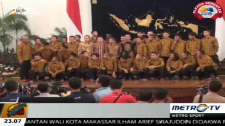 Hadiri Undangan Jokowi, Para Peserta Piala Presiden Tampil Beda dengan Batik