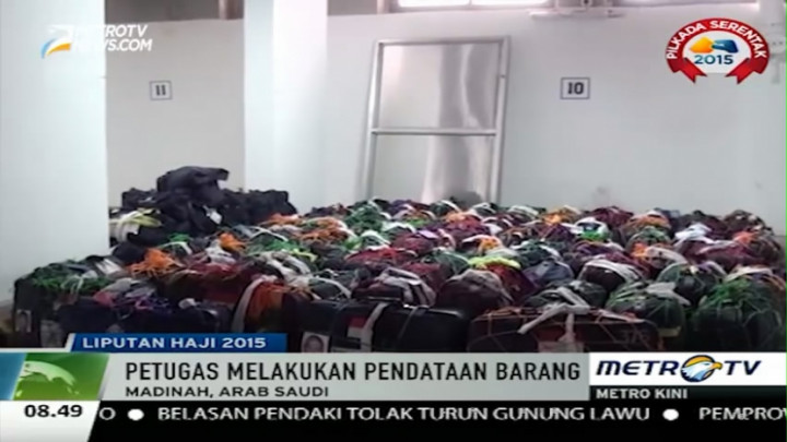 Petugas Haji Bertugas Kembalikan Koper Jemaah yang Wafat